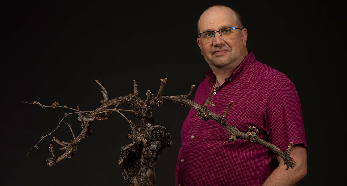 Jeremy Weisz, associate professor of biology