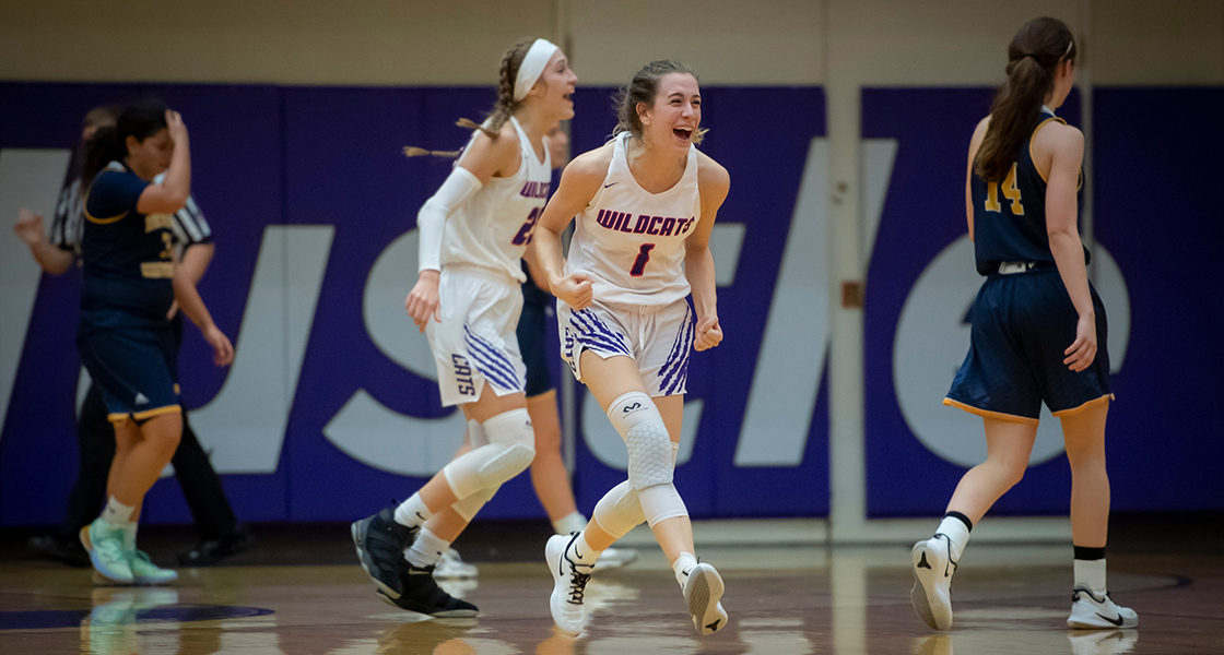 Women's basketball defeats Northwestern University in the 2019-20 season