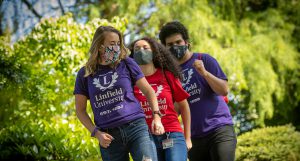 students in masks on Linfield's McMinnville campus