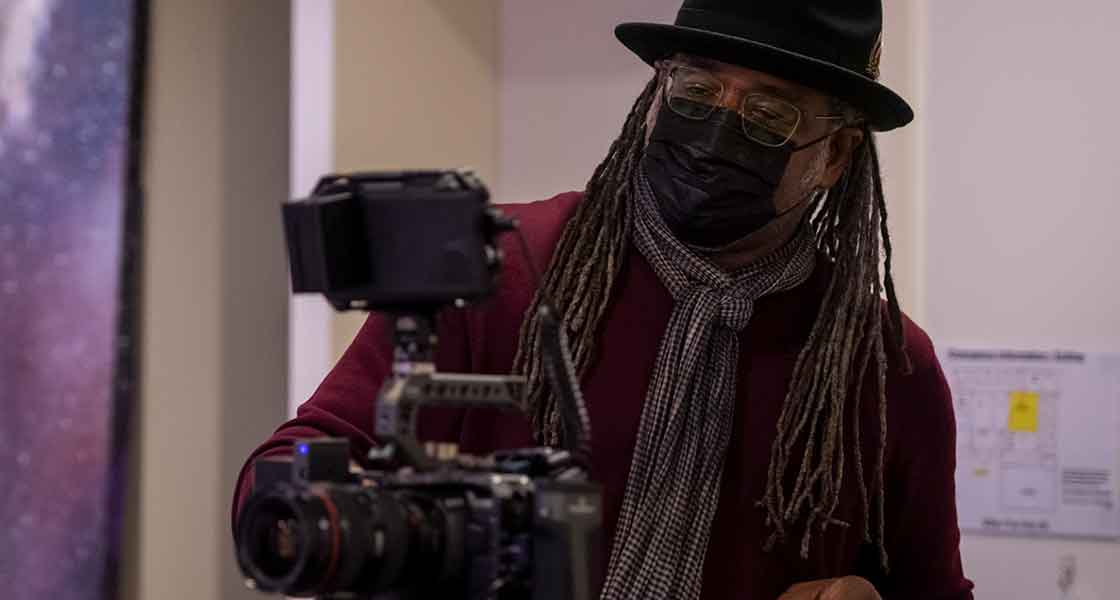 Linfield Artist in Residence Kahili Pedizisai will take part in a panel discussion on building community Feb. 8.