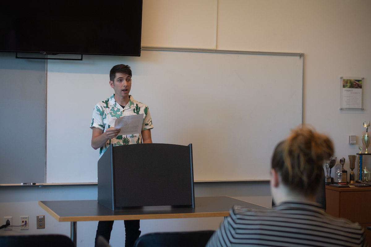 Student presents work at 2019 Student Symposium