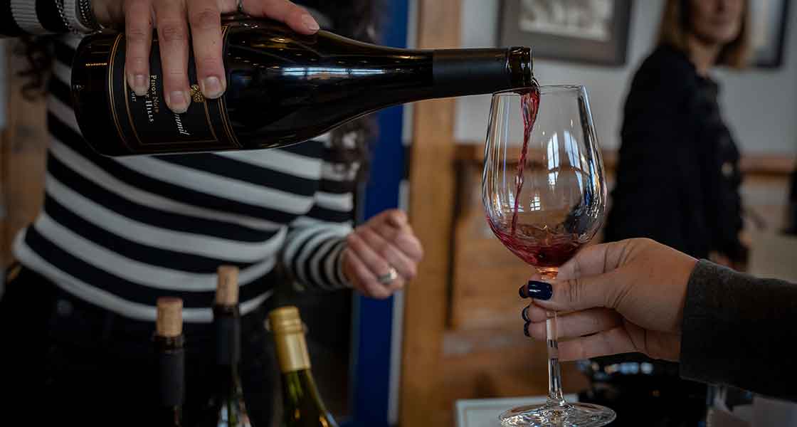 The Oak & Vine Society held its Spring Tasting Reception Sunday, April 24.