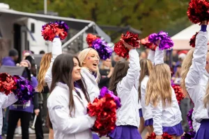 Cheerleaders at the 2023 homecoming game