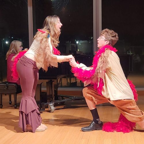 Two students sing a duet together for the Opera Workshop